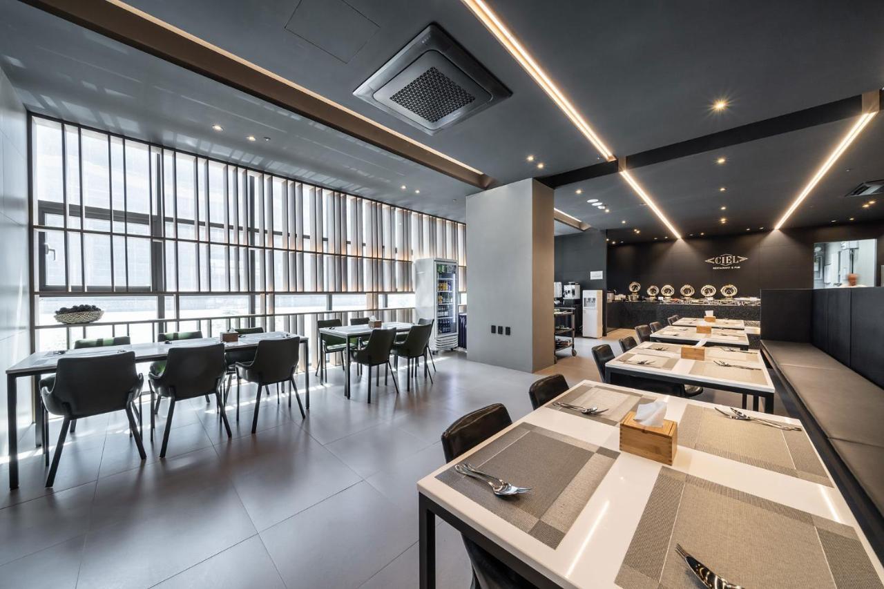 Incheon Airport Legend Hotel Экстерьер фото